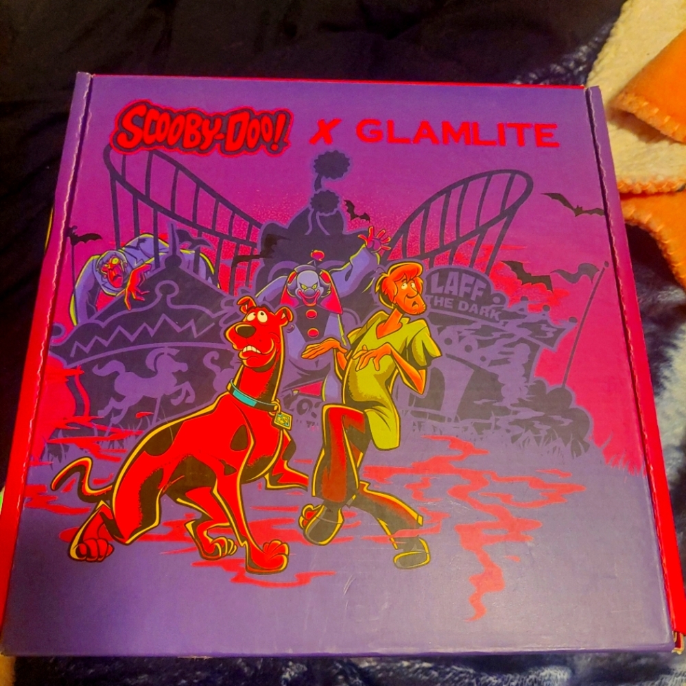 Scooby Doo x Glamlite Limited Edition The Mystery Machine Makeup Bag NWT